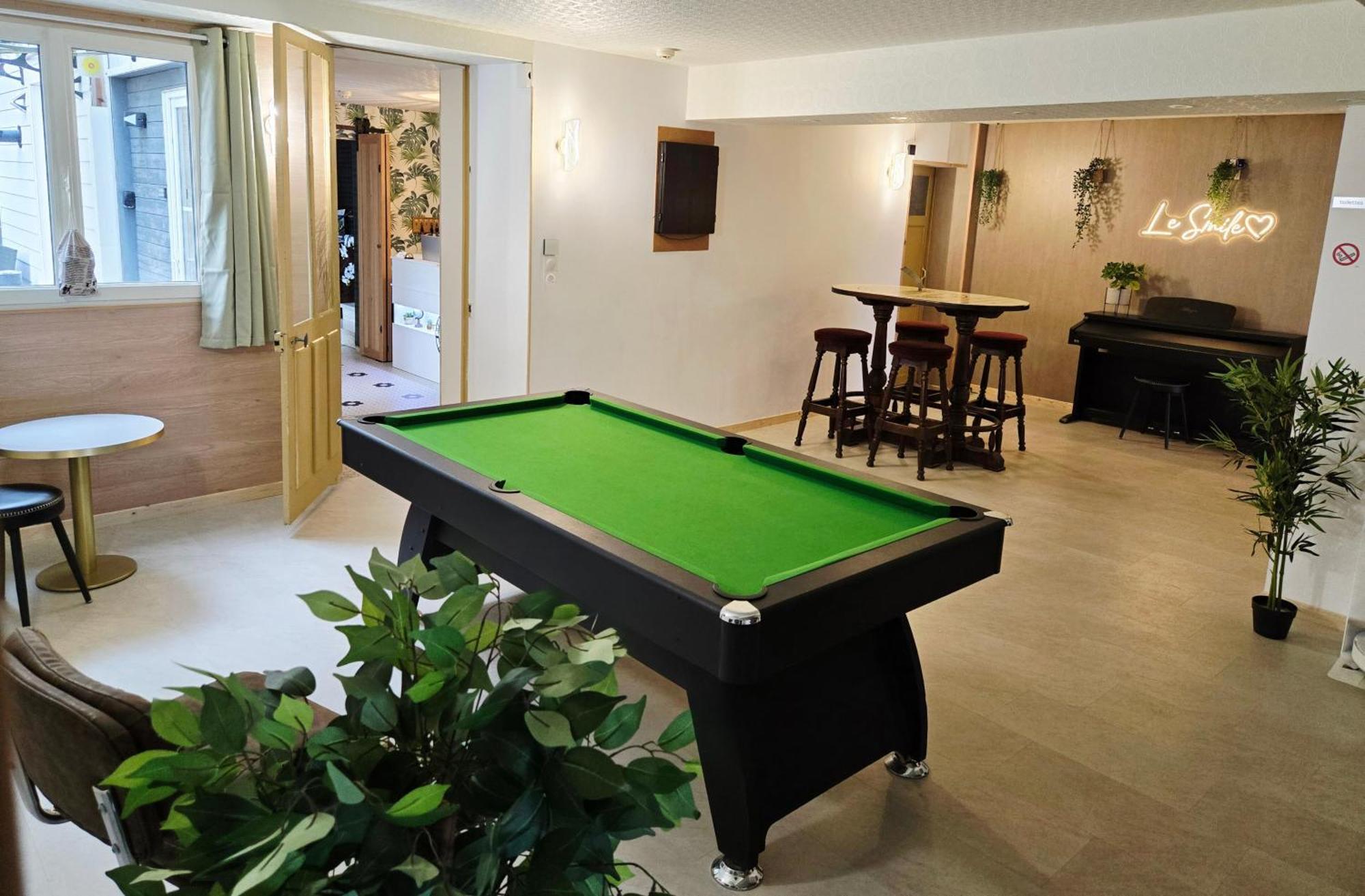 Hotel Le Smile Saint-Vincent-Sterlanges Zewnętrze zdjęcie